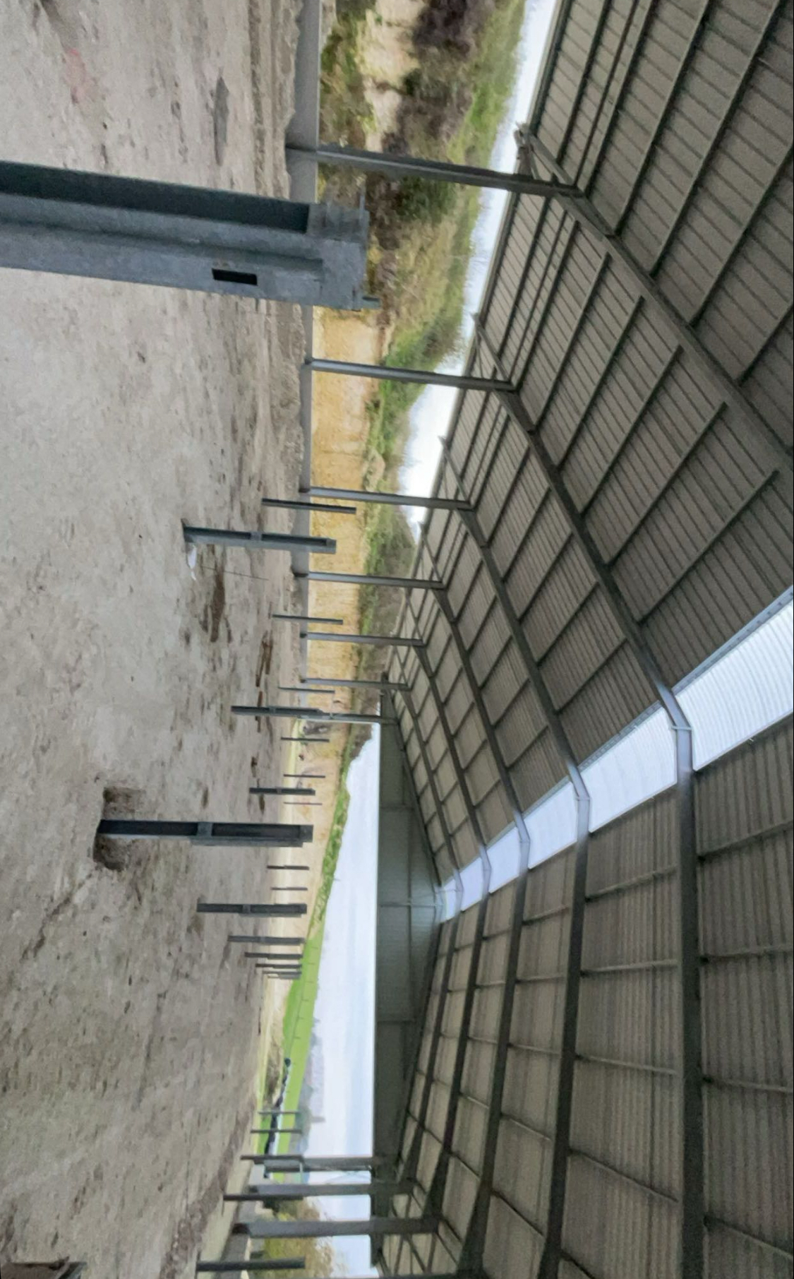 Implantation barrière agricole